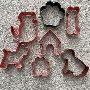 Pet-Themed Cookie Cutter Set of 7. EUC.